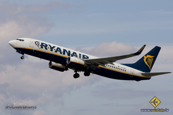 Boeing 737-8AS