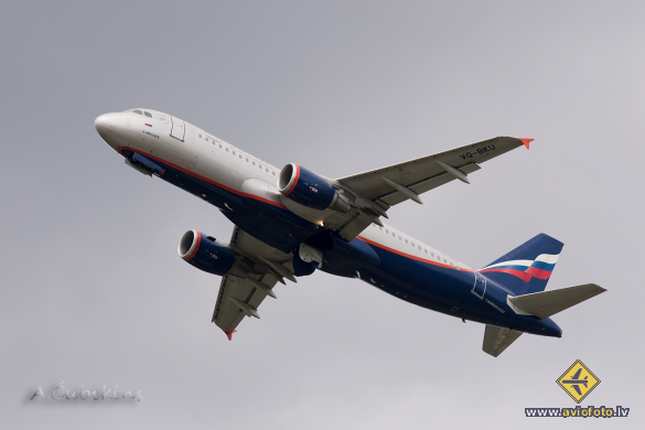 Airbus A320-214