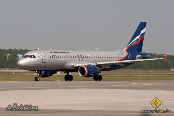 Airbus A320-214