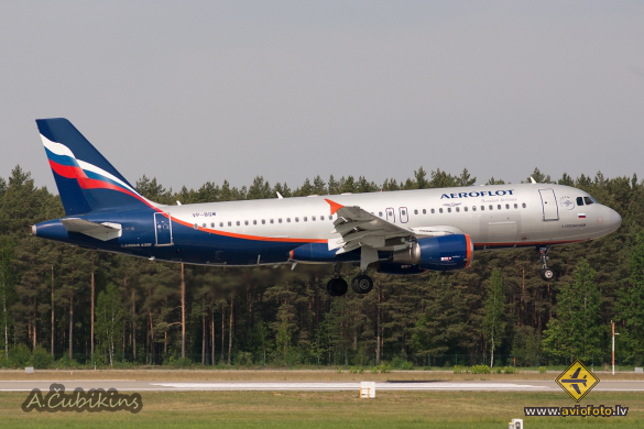Airbus A320-214
