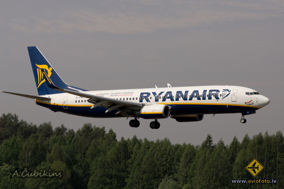 Boeing 737-8AS