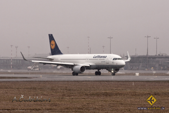 Airbus A320-214