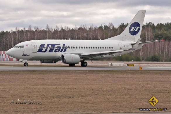 Boeing 737-524