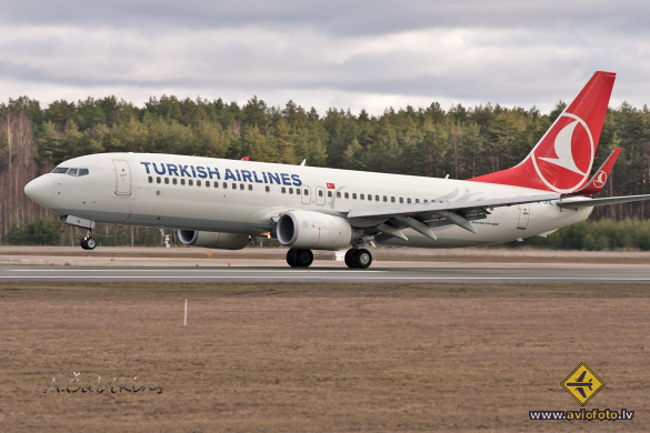 Boeing 737-8F2