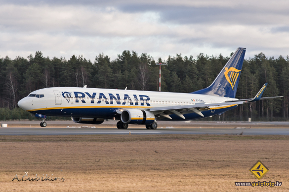 Boeing 737-8AS