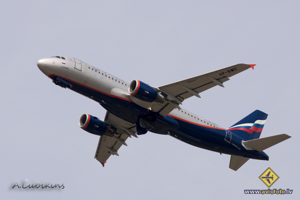 Airbus A320-214