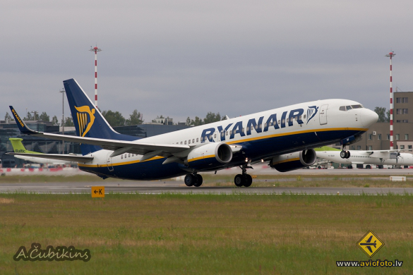 Boeing 737-8AS