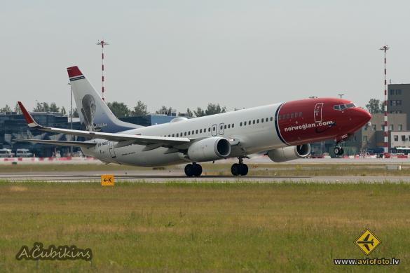 Boeing 737-8JP