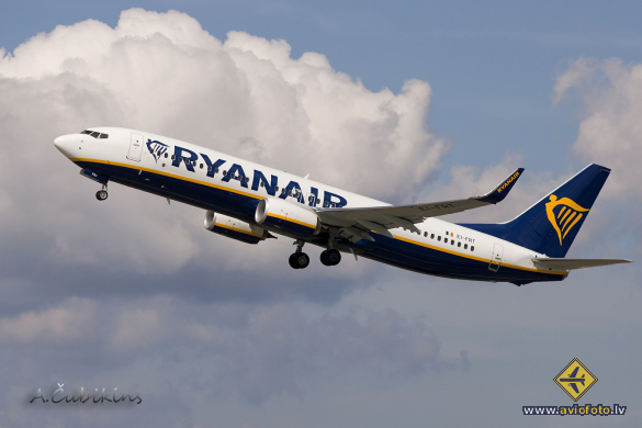 Boeing 737-8AS