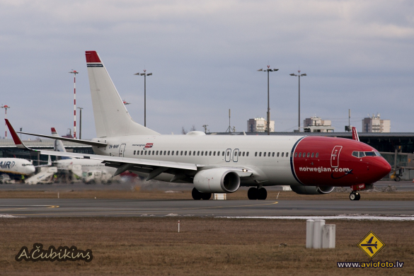 Boeing 737-8JP