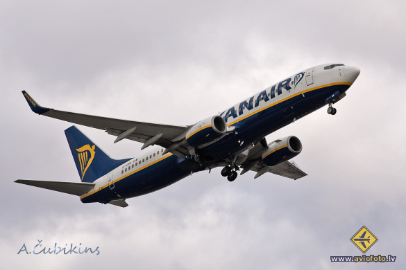 Boeing 737-8AS