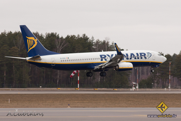 Boeing 737-8AS