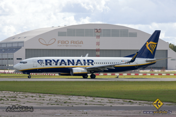 Boeing 737-8AS