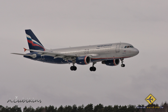 Airbus A320-214