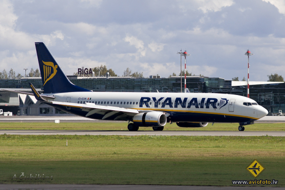Boeing 737-8AS