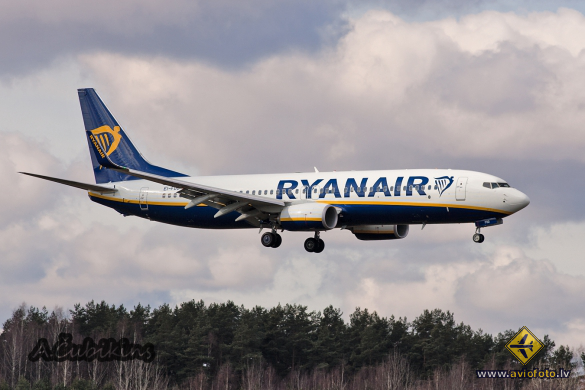 Boeing 737-8AS