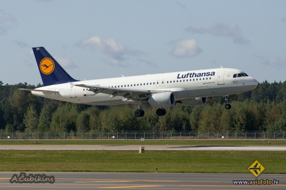 Airbus A320-214