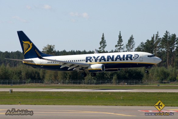 Boeing 737-8AS