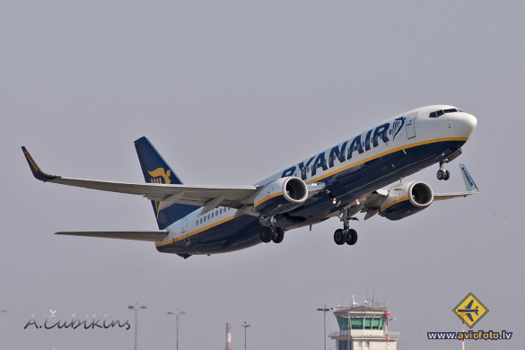 Boeing 737-8AS