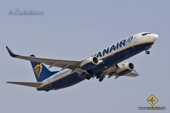 Boeing 737-8AS