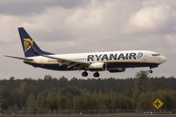 Boeing 737-8AS