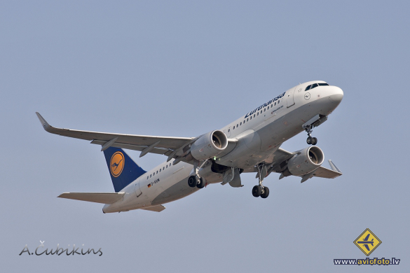 Airbus A320-214