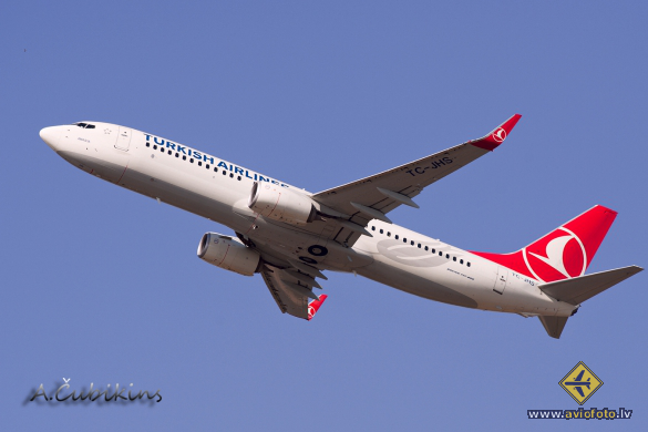 Boeing 737-8F2