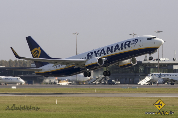 Boeing 737-8AS