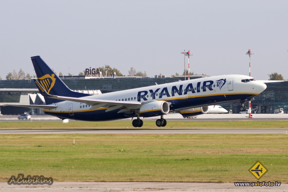 Boeing 737-8AS