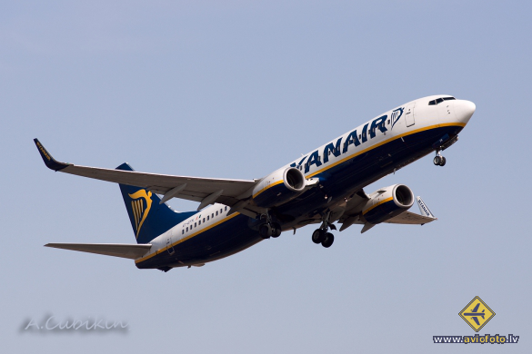 Boeing 737-8AS