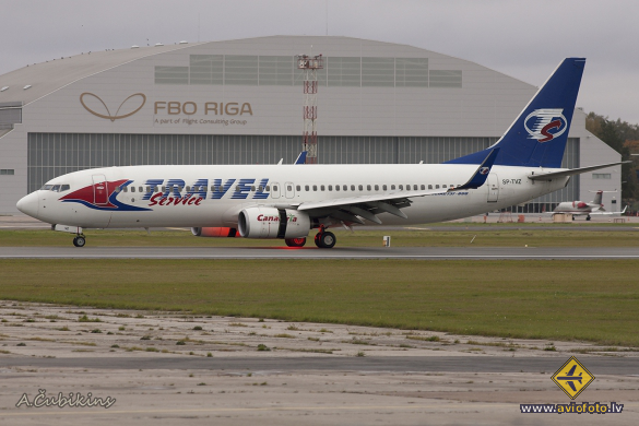Boeing 737-8BK
