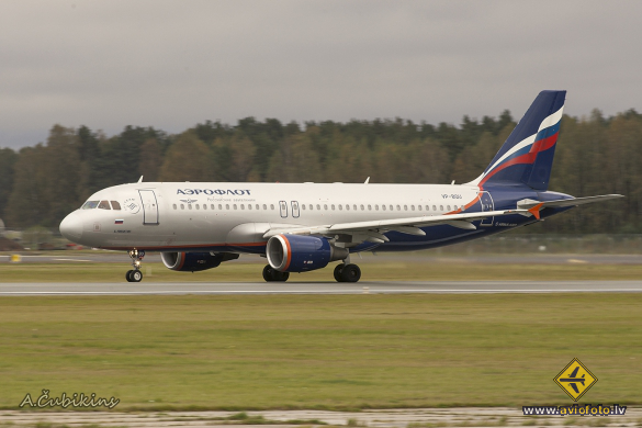 Airbus A320-214