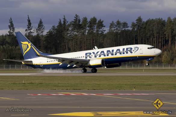 Boeing 737-8AS