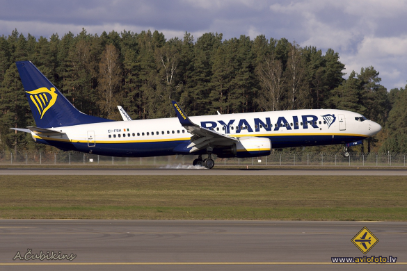 Boeing 737-8AS