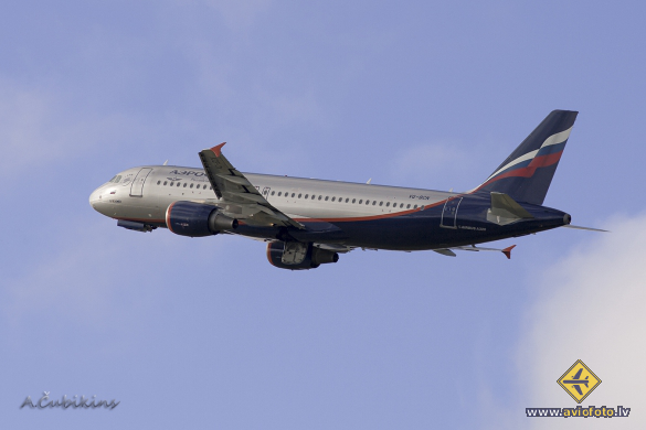 Airbus A320-214