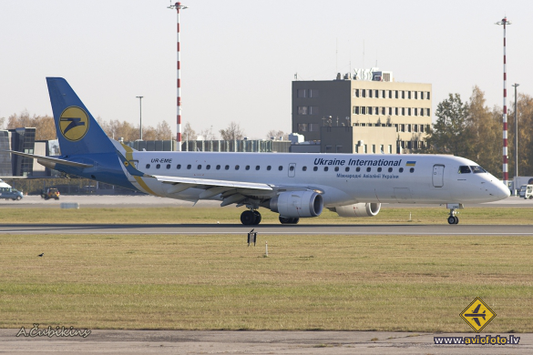 Embraer 190STD (ERJ-190-100STD)
