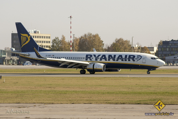 Boeing 737-8AS