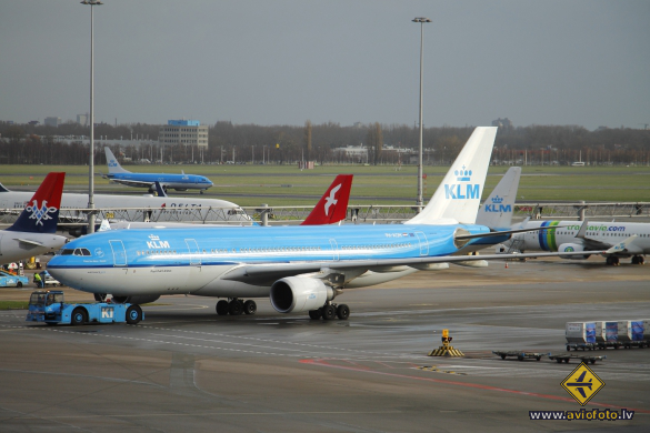 Airbus A330-203