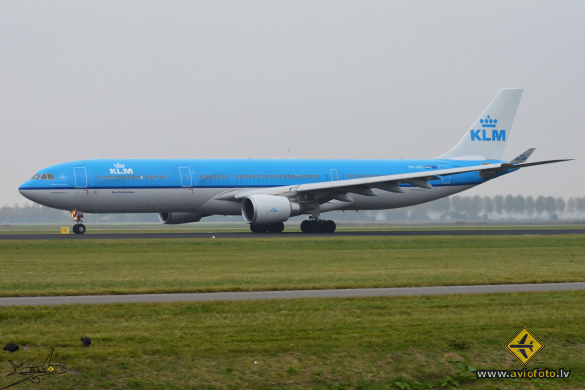 Airbus A330-303