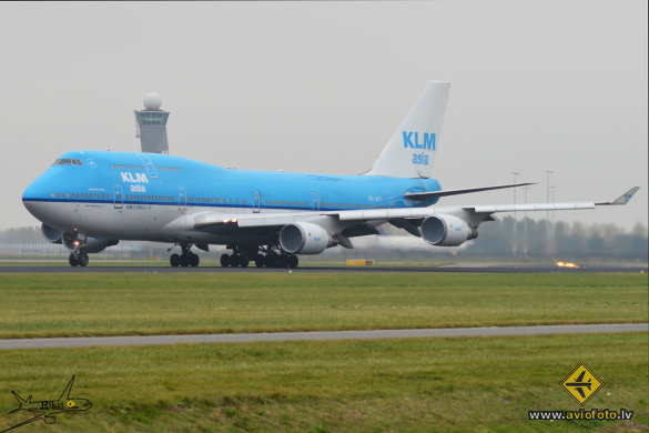 Boeing 747-406
