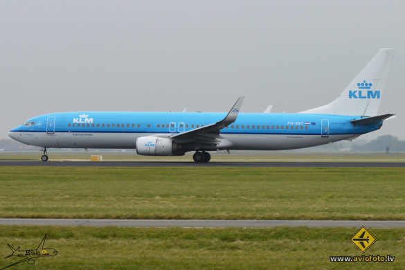 Boeing 737-9K2