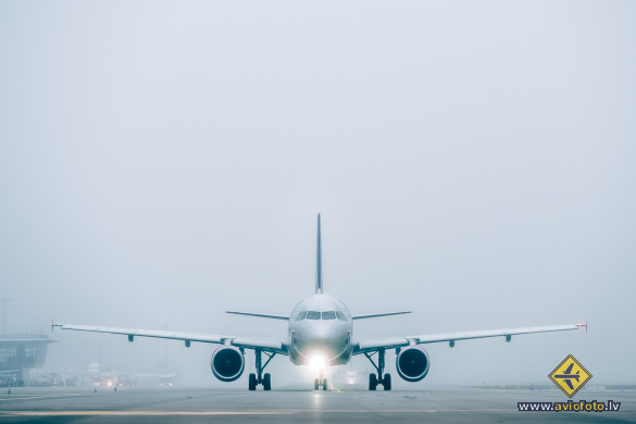 Airbus A320-214