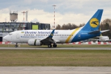 Boeing 737-528