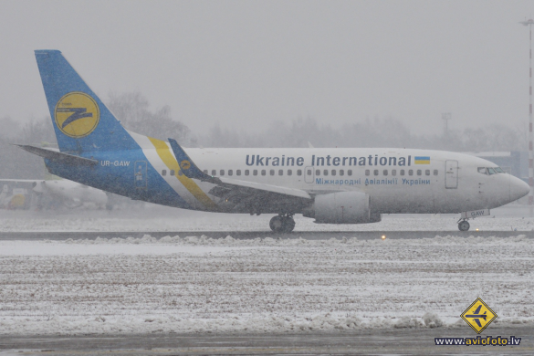 Boeing 737-5Y0