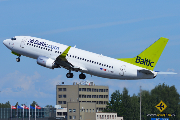 Boeing 737-36Q