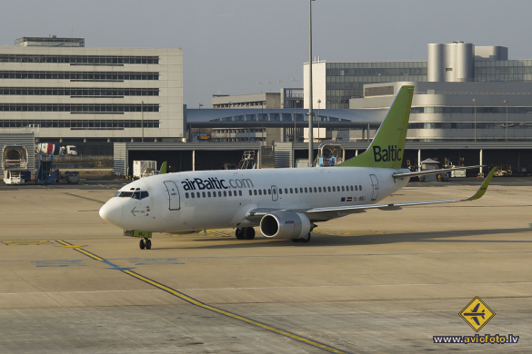 Boeing 737-36Q