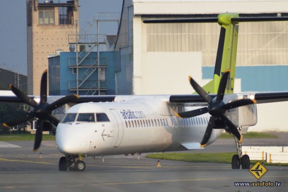 Bombardier DHC-8-402 Q400
