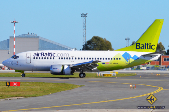 Boeing 737-522