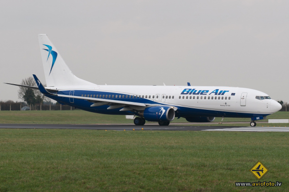 Boeing 737-86N