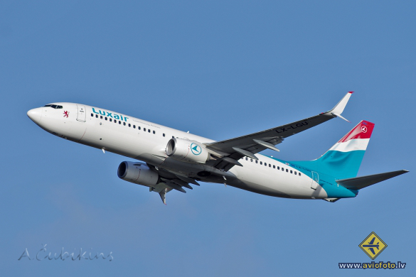 Boeing 737-8C9